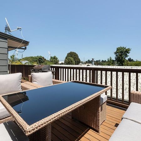Convenient Family Bach With Easy Access To Blake Park The Beach And Downtown Mount Maunganui Eksteriør billede