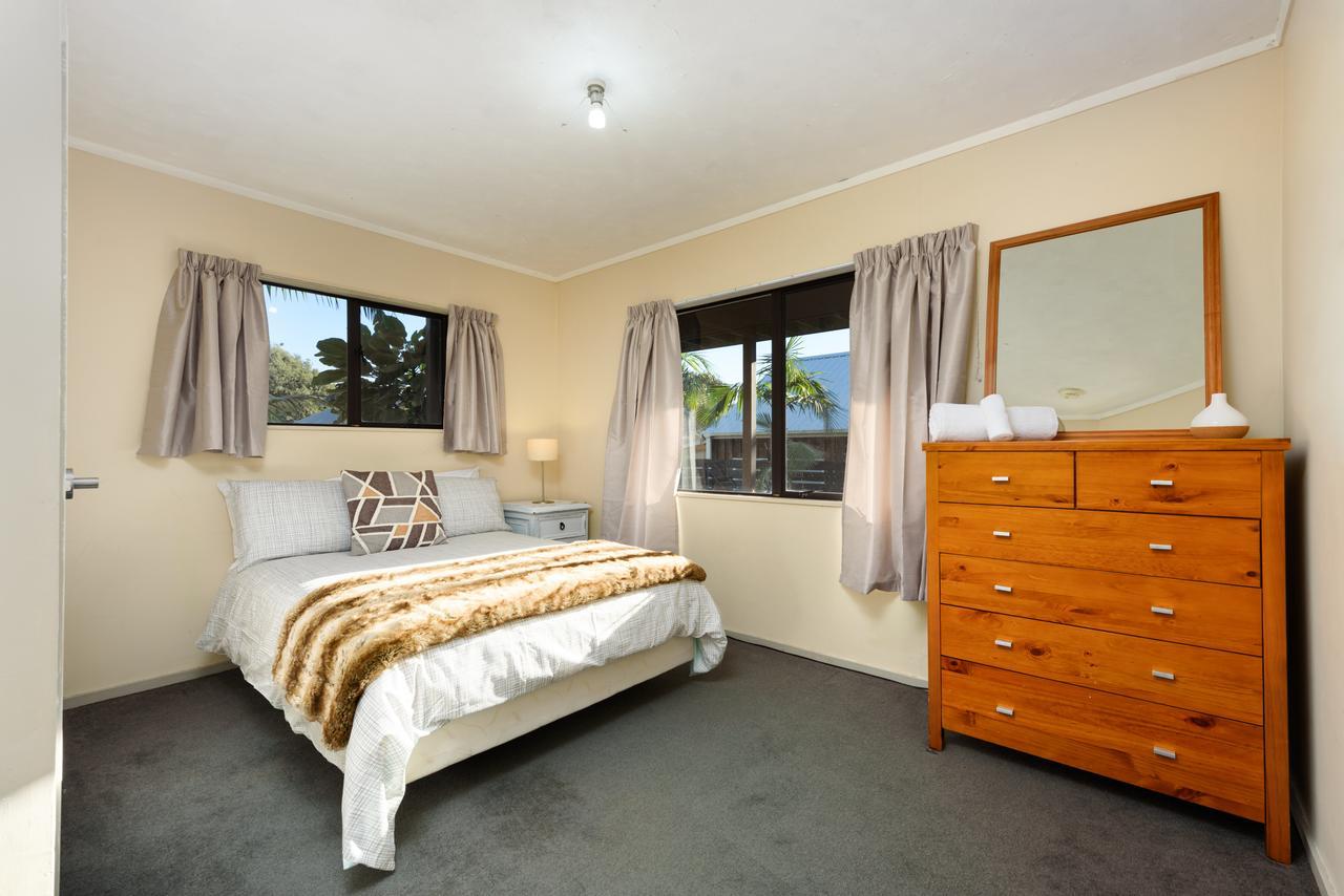 Convenient Family Bach With Easy Access To Blake Park The Beach And Downtown Mount Maunganui Eksteriør billede