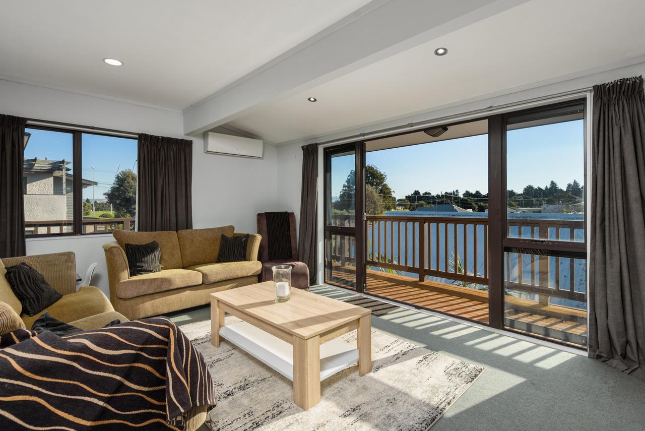 Convenient Family Bach With Easy Access To Blake Park The Beach And Downtown Mount Maunganui Eksteriør billede