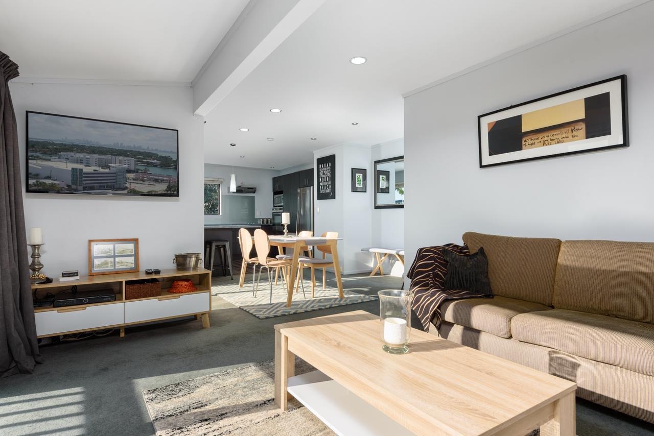 Convenient Family Bach With Easy Access To Blake Park The Beach And Downtown Mount Maunganui Eksteriør billede