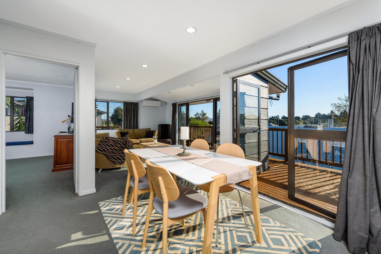Convenient Family Bach With Easy Access To Blake Park The Beach And Downtown Mount Maunganui Eksteriør billede