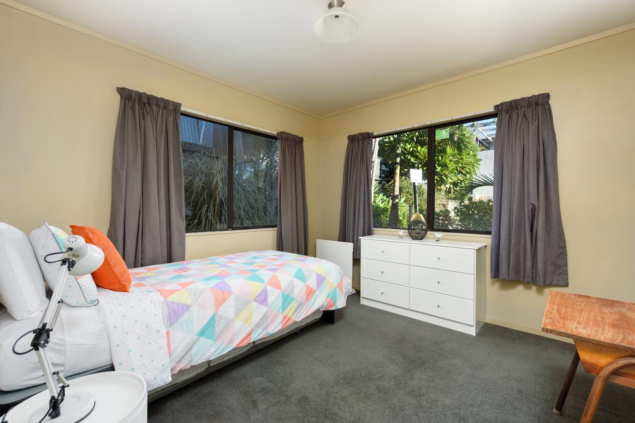 Convenient Family Bach With Easy Access To Blake Park The Beach And Downtown Mount Maunganui Eksteriør billede